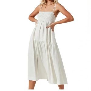 ASTR the Label White MIDI Dress in Small, smocked top, tie straps, and pockets!
